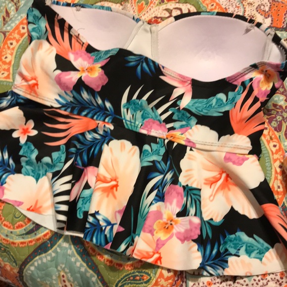 Tankini - Picture 3 of 6